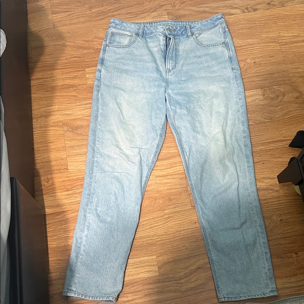 American Eagle Light Blue Women’s Strigid Jeans